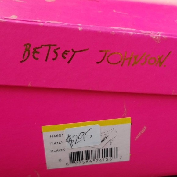 ☄Betsey Johnson Tiana black patent zipper bootie - Picture 6 of 6